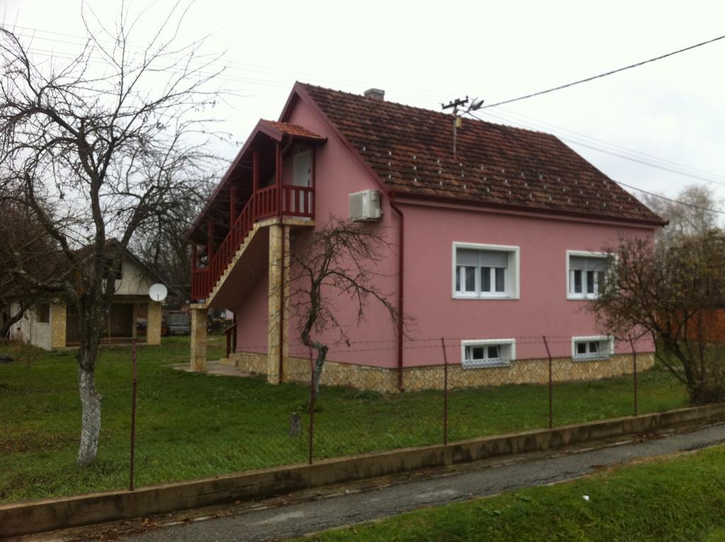 Apartman Anka Ratkovica Exterior photo