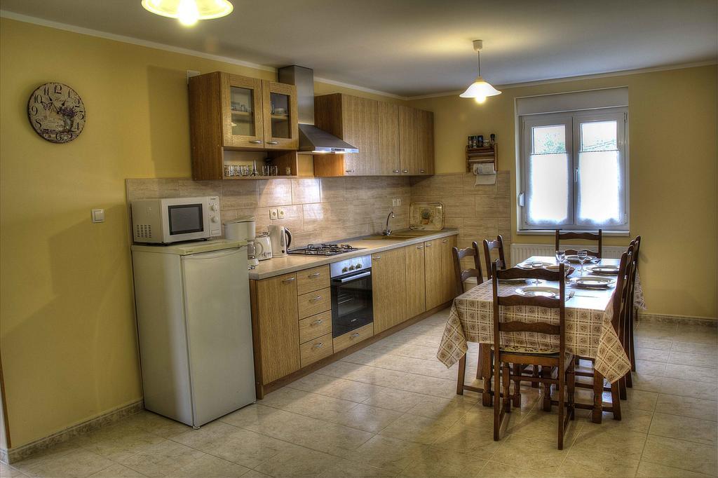 Apartman Anka Ratkovica Exterior photo